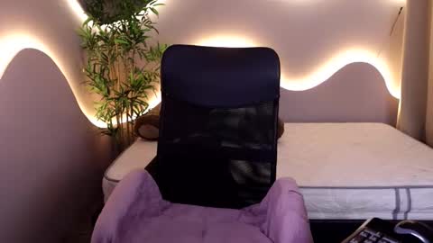 Snapshot of emma_lirys chatting on January 7, 4:37 am Emma online show from January 7, 4:37 am