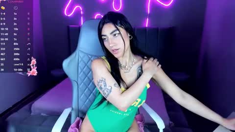 Snapshot of emma_lirys chatting on January 13, 4:40 am Emma online show from January 13, 4:40 am