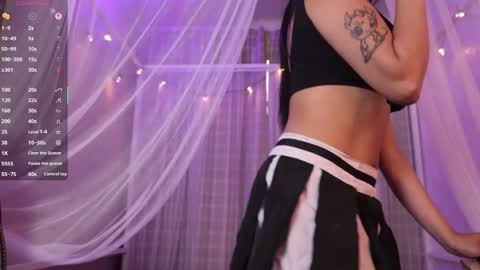 Emma online show from March 5, 9:33 pm