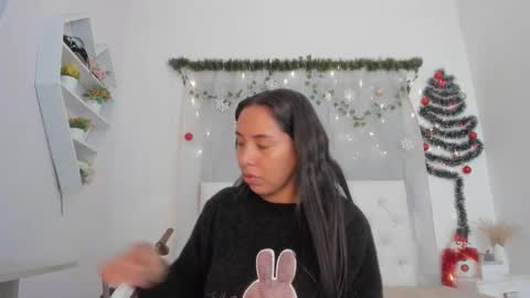 Emma online show from December 15, 7:18 pm