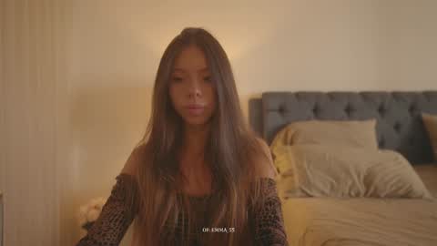 emma_lu1 online show from March 7, 9:45 pm