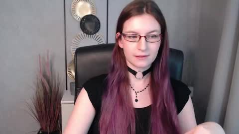 emma online show from December 11, 9:30 am