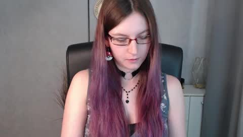 emma online show from December 18, 10:19 am