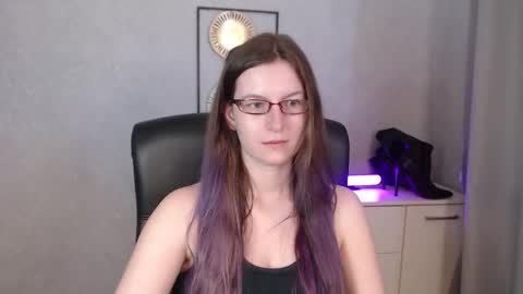 emma online show from September 10, 7:19 am