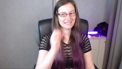 emma online show from October 23, 7:07 am