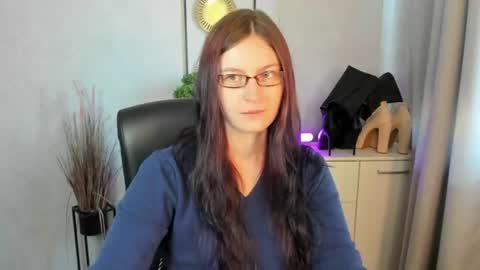 Snapshot of emma_lust94 chatting on July 14, 5:23 am emma online show from July 14, 5:23 am