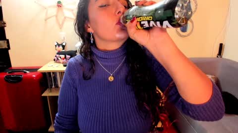 Snapshot of emma_luxy chatting on January 13, 4:50 am emma luxy online show from January 13, 4:50 am