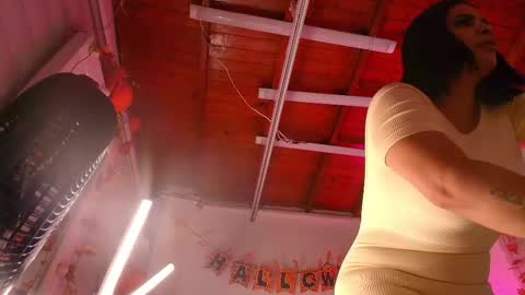 Snapshot of emma_madison_ chatting on October 18, 11:55 am emma online show from October 18, 11:55 am