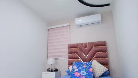 Snapshot of emma_madison_ chatting on November 5, 11:54 am emma online show from November 5, 11:54 am