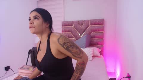 Snapshot of emma_madison_ chatting on November 10, 11:53 am emma online show from November 10, 11:53 am