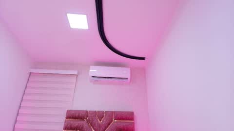 Snapshot of emma_madison_ chatting on November 11, 11:54 am emma online show from November 11, 11:54 am