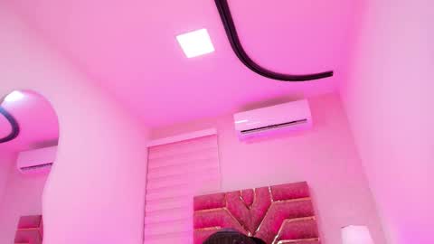 Snapshot of emma_madison_ chatting on November 16, 12:00 pm emma online show from November 16, 12:00 pm