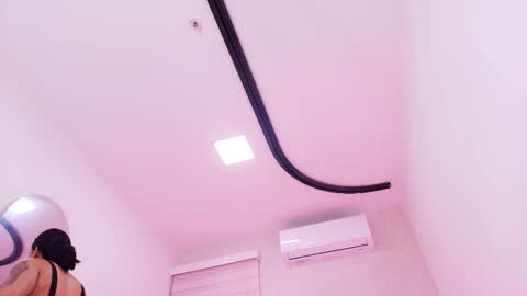 Snapshot of emma_madison_ chatting on November 24, 11:54 am emma online show from November 24, 11:54 am