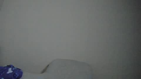Snapshot of emma_muscle_ chatting on June 8, 12:36 am emma online show from June 8, 12:36 am