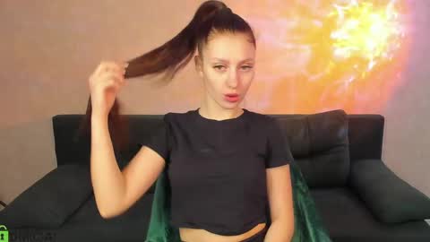 Snapshot of emma_myer chatting on April 14, 2:06 am Emma Myer online show from April 14, 2:06 am