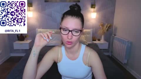 Snapshot of emma_myer chatting on April 29, 2:26 am Emma Myer online show from April 29, 2:26 am