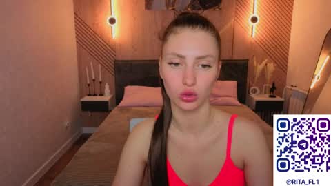Snapshot of emma_myer chatting on May 4, 2:29 am Emma Myer online show from May 4, 2:29 am