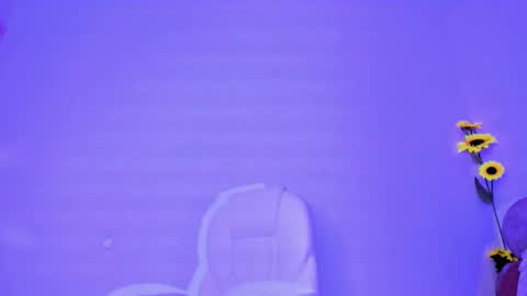Snapshot of emma_myers18 chatting on February 12, 9:42 am Emma online show from February 12, 9:42 am