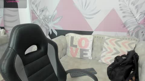 Snapshot of emma_petite4u chatting on January 27, 6:20 pm Emma online show from January 27, 6:20 pm