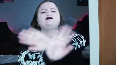 Snapshot of emma_razoom chatting on December 9, 9:49 am Emma Razumovskaya online show from December 9, 9:49 am