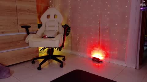 Emma Rouse Independent Model online show from April 11, 4:28 am