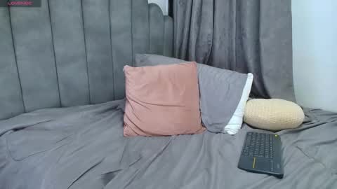 Snapshot of emma_saenz01 chatting on May 14, 11:44 pm emma_saenz01 online show from May 14, 11:44 pm