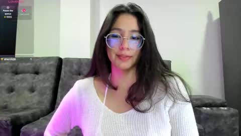 Snapshot of emma_sandovaal chatting on October 20, 3:51 am Emma online show from October 20, 3:51 am