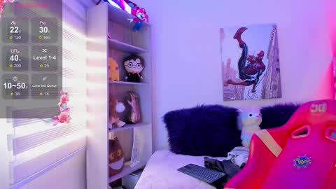 EMMA  online show from November 8, 5:01 pm