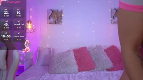 Emma Softt online show from April 14, 3:45 am