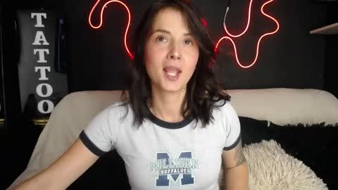 Emma Black online show from April 15, 4:58 pm