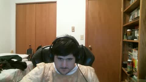 Snapshot of emma_the_boy chatting on December 3, 9:33 am emma_the_boy online show from December 3, 9:33 am