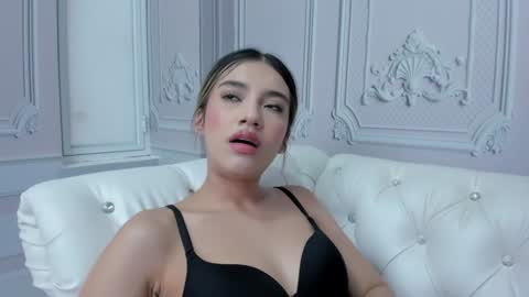 Snapshot of emma_torres18 chatting on December 5, 7:17 pm EMMA online show from December 5, 7:17 pm