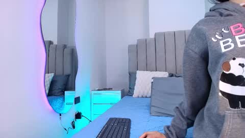 Emma online show from November 20, 11:54 am