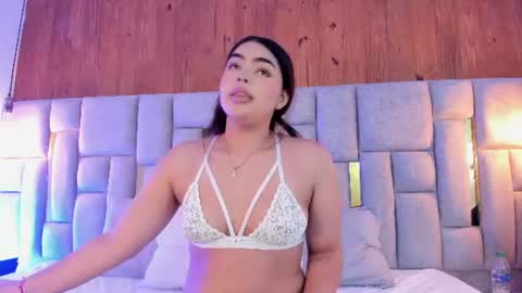 emma_valenciia online show from June 20, 4:59 am