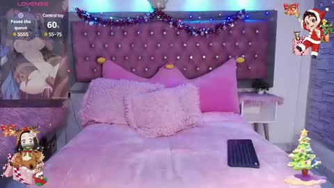 Snapshot of emma_wilder chatting on December 22, 9:20 pm neko online show from December 22, 9:20 pm