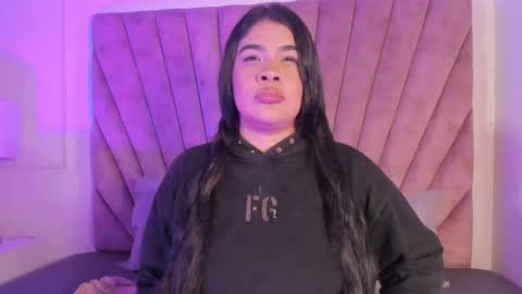 Snapshot of emmabecket2 chatting on February 3, 3:15 am emma becket online show from February 3, 3:15 am