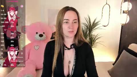 Snapshot of emmabloomm chatting on July 18, 11:19 pm Emma online show from July 18, 11:19 pm