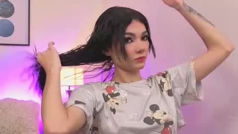 Snapshot of emmabridgerton chatting on February 28, 9:49 pm Emma online show from February 28, 9:49 pm