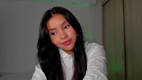 Snapshot of emmacromw7 chatting on December 5, 7:49 pm Emma independent model online show from December 5, 7:49 pm