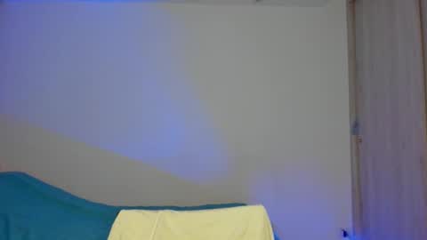 Snapshot of emmacromw7 chatting on December 20, 12:30 am Emma independent model online show from December 20, 12:30 am