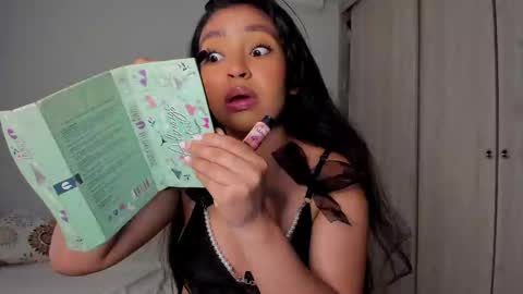 Snapshot of emmacromw7 chatting on January 20, 8:29 pm Emma independent model online show from January 20, 8:29 pm