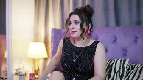  Emma  online show from January 7, 7:05 pm