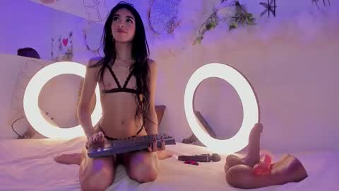 Emma Duque online show from November 30, 10:52 am