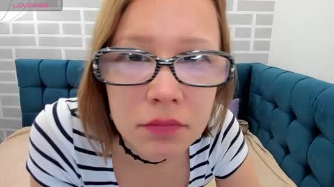 Snapshot of emmaethereal chatting on February 2, 1:37 am Emma 3 online show from February 2, 1:37 am