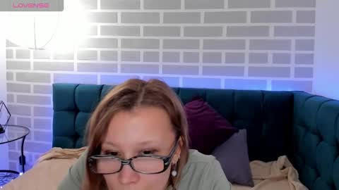 Snapshot of emmaethereal chatting on February 3, 6:22 am Emma 3 online show from February 3, 6:22 am