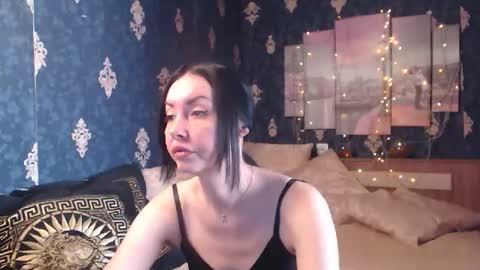 Snapshot of emmagoldx chatting on October 25, 8:00 am EmmaGoldX online show from October 25, 8:00 am