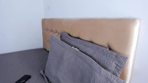 Jennifer online show from April 8, 5:13 pm