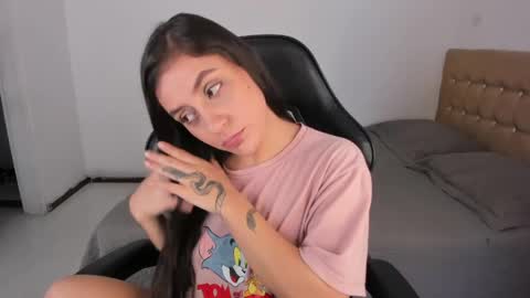 Jennifer online show from April 15, 11:39 am