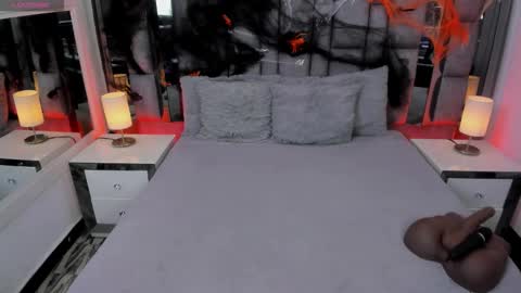 EMMA HILL online show from October 22, 11:10 am