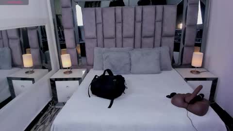 EMMA HILL online show from February 20, 11:00 am